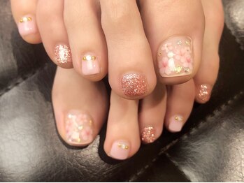 プラハネイル(+HER 美甲)/桜×金箔