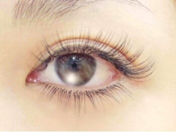 キアラ(Kiara)の写真/大好評フラットラッシュ取り扱い店/スピーディーかつ高技術でリピーター様多数◎デザインご相談ください♪