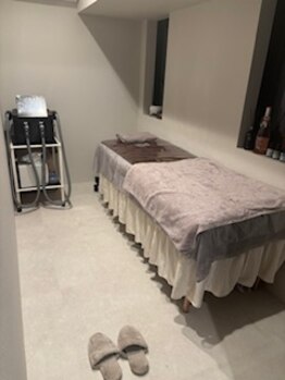 カミュー(CAMUE)の写真/《高岳駅2番出口徒歩5分》完全個室完備で人目を気にせず通いやすい◎リラックスしながら理想のお目元へ＊