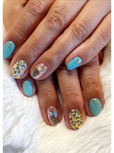 プッカ(Pukka)/花アートとシェルでカジュアルに