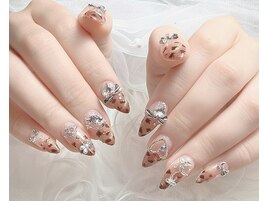 ヒョウ柄ネイル