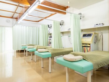 津山鍼灸整骨院の写真/《8:30~19:00まで対応可能◎》約歴30年の技術と知識でお客様の「痛み」を改善し「健康」を全力フォロー!