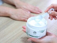 シッカネイル(sicca nail)/手順5 クリームマッサージ