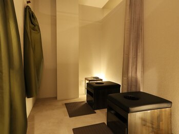 ハームス 桂店(HAARMS)の写真/《ラグジュアリーな完全個室であなただけの癒し空間で温活♪》厳選した国産のよもぎ/漢方/モリンガを使用◎