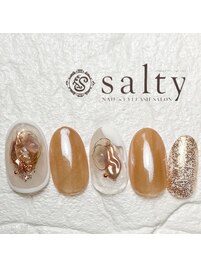 オータムシェルニュアンスネイル