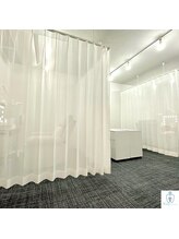 イージーホワイトニング 新宿店(easy whitening)/施術ブース【新宿/西新宿】