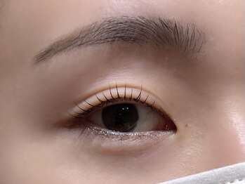 リコ(Lico)の写真/半個室でリラックスした施術!【アイブロウWAX / まつげパーマ】でナチュラルに映えるお顔に