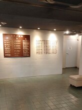 オクノテ マッサージ サロン(okunote)/エントランスは地下１階です