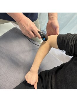 あさひ接骨院 鍼灸院/肘外側に超音波電療☆