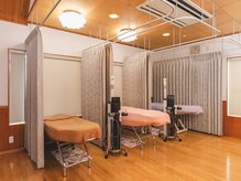 メナード 西区清里町店の雰囲気（施術室は３台完備◇ペアでのご来店も歓迎です♪）