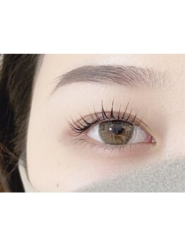 ナチュラル上品な目元にしたい