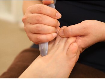足もみ まれの写真/【女性専用足つぼ専門サロン】痛気持ちいい＊足裏から全身の不調を改善◎瑪瑙のかっさプレートで刺激する☆