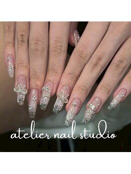 アトリエネイルスタジオ(atelier nail studio)の写真/「美フォルム長さだしで理想の指先へ。折れにくく上品に映えるネイルを実現します」