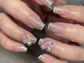 細フレンチネイル/リボンネイル