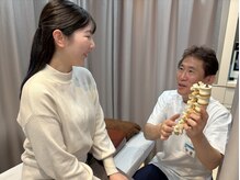 八木整骨院 八木針灸院/肩こりや腰痛の解消法を説明