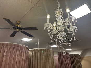 カジュアルエステサロン 爽やか 岡崎店/サロンシャンデリア