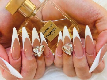 プリマ(Prima)の写真/【大人スカルプ】はプリマで★指先を美しく魅せる長さ＆フォルムでＡＲＴ映え◎持ち込みデザインＯＫ！