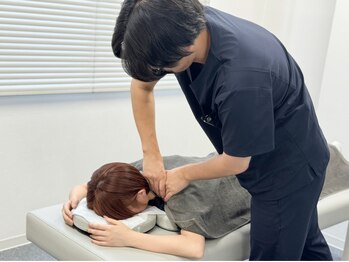 堺 三国ヶ丘駅前整体院の写真/ガチガチの肩こりを解消◎もみほぐしやマッサージでは体感出来ないスッキリ感【姿勢矯正・肩甲骨はがし】