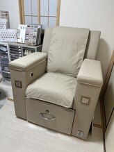 ネイルアトリエ ナナ(Nana)/フット用ソファ導入しました