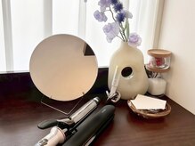 グロウ(glow)の雰囲気（メイク、ヘア直しスペース完備☆ヘアアイロンご用意しております）