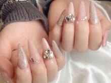 トレンドの盛りネイルも◎ スカルプ大歓迎★