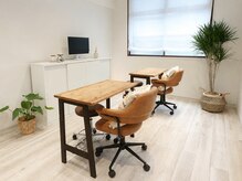 Alo nail by Lei【6/5 NEW OPEN（予定）】の雰囲気（ゆったり過ごせる◎2席だけの落ち着いた空間♪）
