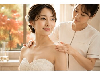 薬手名家 心斎橋店の写真/感動の小顔へ！結婚式は最高の笑顔で♪美しい首肩ラインを叶える薬手名家エステで輝く花嫁に★