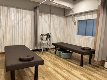 たけ整骨院 祐天寺/施主スペースは広々と