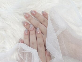 リンドネイル バイ モカ アンド ララ(Lind nail by moca and LaLa)/ラメグラデーション