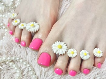 ヨシ ネイル 新宿店(Y.S NAIL)の写真/「可愛い」を無限に!持込みやり放題でサンダル映えする足元に♪韓国パーツ&ジェルも豊富◎理想のネイルに!
