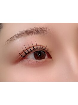 ナチュラル上品な目元にしたい