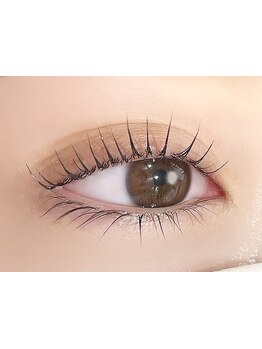 ナチュラル上品な目元にしたい