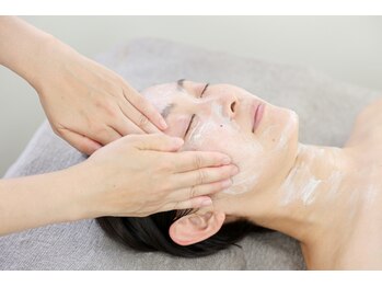 トゥルーカラーズの写真/朝から鏡が楽しみに…♪【美容鍼×肌質改善フェイシャル】で若々しい印象の素肌を実感◎