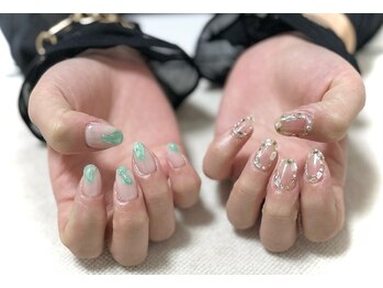 リリーネイル(lily nail)/アシンメトリー