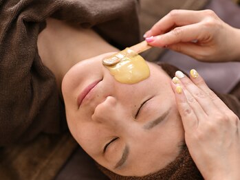 すっぴん美肌革命/艶肌で毛穴レス美肌