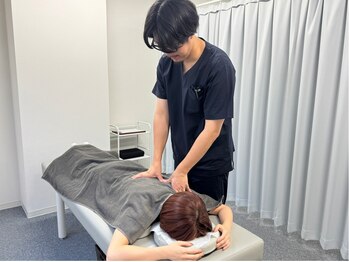 堺 三国ヶ丘駅前整体院の写真/お仕事や疲労による慢性的な腰痛・肩こり・痺れ・だるさを骨盤矯正で解消♪お身体の歪みを整体で根本改善◎