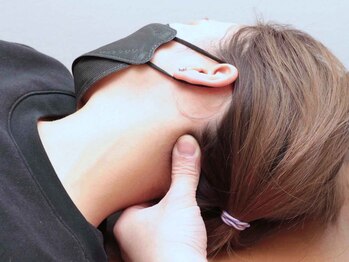 いずみ鍼灸整骨院の写真/【口コミ高評価★】首、肩、肩甲骨のコリを徹底的に施術！改善♪国家資格保持者による『納得の施術を体感』