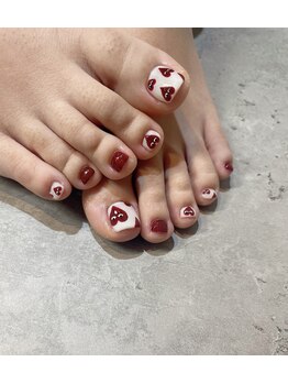 エム(em)/ハートフットネイル