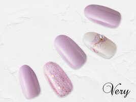 春カラーのニュアンスネイル