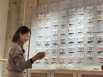 ネイル ジャム(nail jam)の写真/ネイル初心者からこだわり派まで大満足◎豊富なサンプルで理想の指先が必ず見つかる◎迷ったらご相談下さい