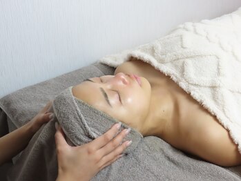 ベレッツァ 恵比寿(BELLEZA)の写真/高級シルクの保湿と美白ケアでトーンUP♪お顔のくすみやシミを改善◎透明感のあるツルツル美肌へ導きます。