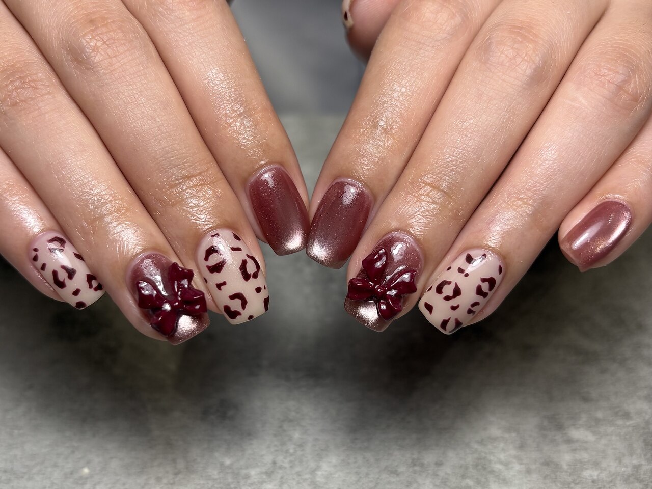 2025年秋トレンド】ヒョウ柄のネイルデザイン集｜人気順｜5