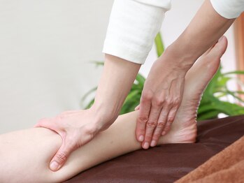 precious-リンパマッサージ/オイルマッサージ/デトックス/アロマ/フェイシャル/痩身-/【美脚マッサージ】