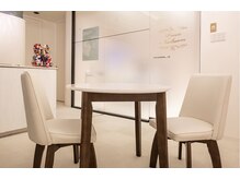 ダリア(Dahlia)/待合席