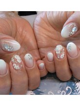 トータルサロン 白べぇーっ プラス/冬のホワイトネイル☆