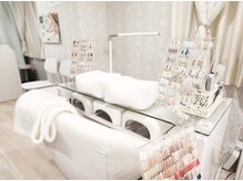 ベルフルール(Belle fleur)の雰囲気（TV有・ドリンク・スマホ充電サービス・QR決済・会話の有無選択可）