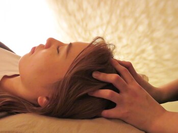 アキュリア(ACURIA)の写真/ヘッドスパ好きも唸るドライへッドスパ！爆睡する人多数の首肩・肩甲骨・背中まで網羅する高技術！