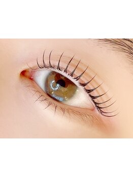 ナチュラル上品な目元にしたい