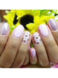 大人気！ミラーネイル