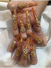 エスフィーネイルサロン ブリーユ(Esfy nailsalon Brille)/ゴールドパーツキラキラネイル